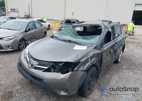 2015 Toyota Rav4 Le z USA, uszkodzony, nr VIN JTMBFREV9FD097362